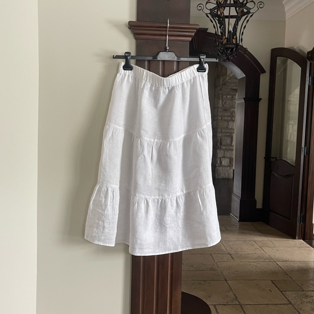 White A-Line Midi Skirt with Tiered Design